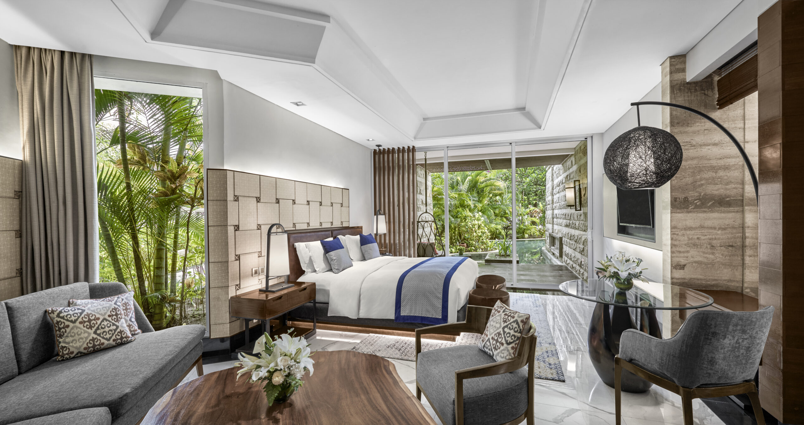 Luxury Room Pool Access (1)