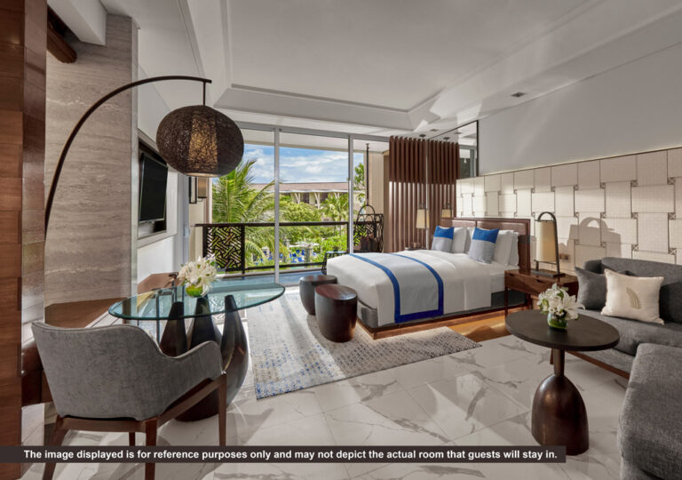 Kamar Luxury dengan tempat tidur king dan pemandangan resor di Sofitel Bali Nusa Dua