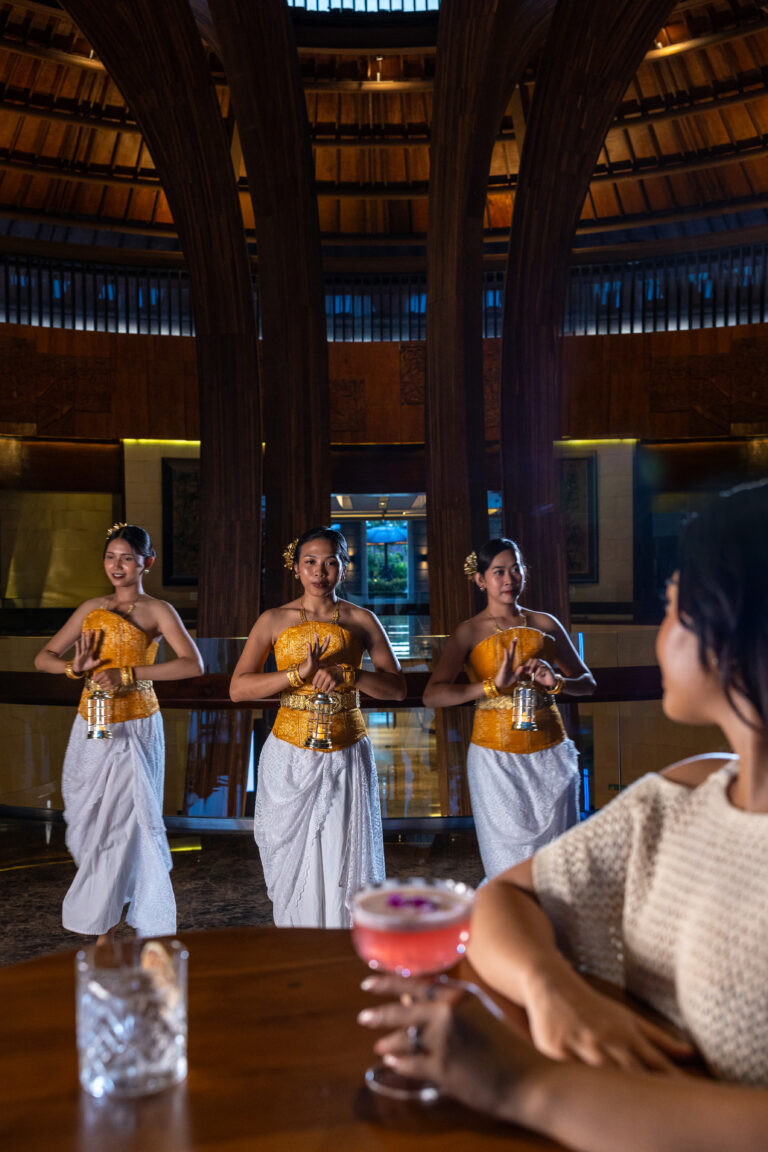 Balinese dancers performing during Happy Hour at Le Bar